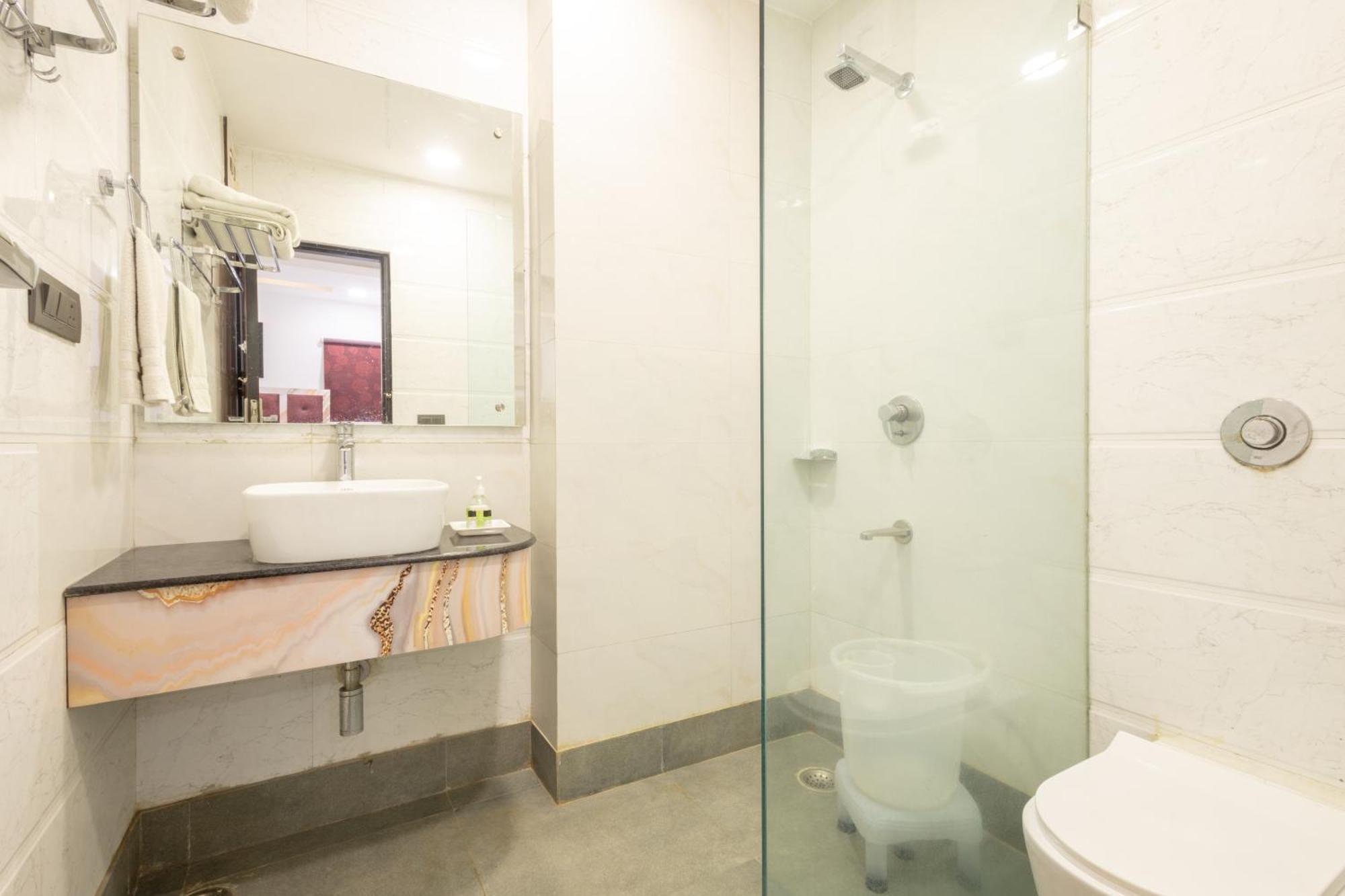 Hotel Cosmo Near Blk Hospital Karol Bagh Delhi  Eksteriør billede