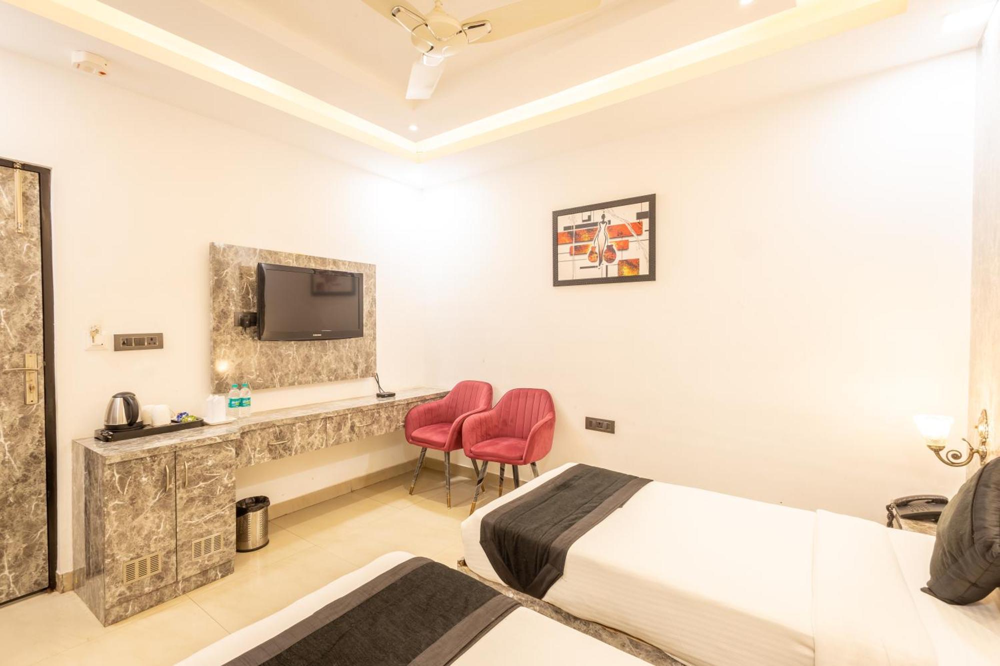 Hotel Cosmo Near Blk Hospital Karol Bagh Delhi  Eksteriør billede
