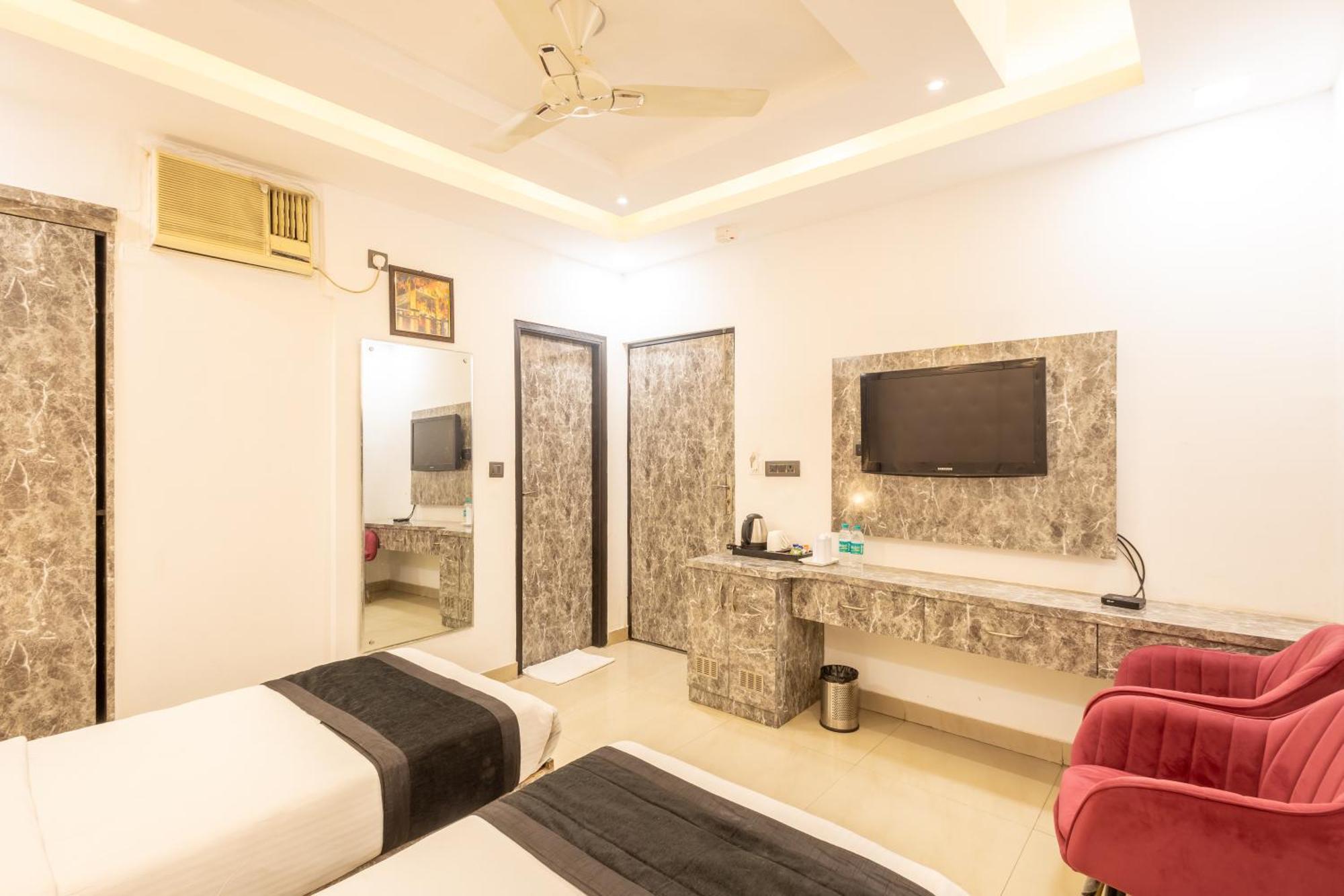 Hotel Cosmo Near Blk Hospital Karol Bagh Delhi  Eksteriør billede