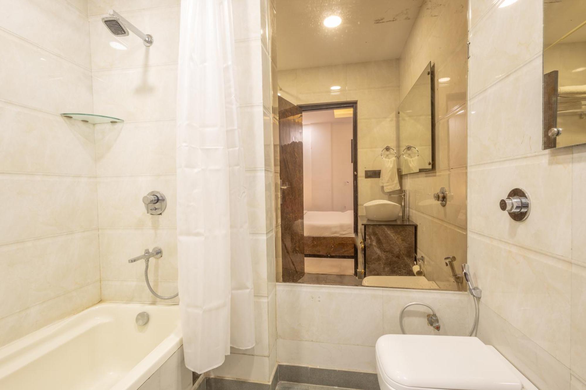 Hotel Cosmo Near Blk Hospital Karol Bagh Delhi  Eksteriør billede