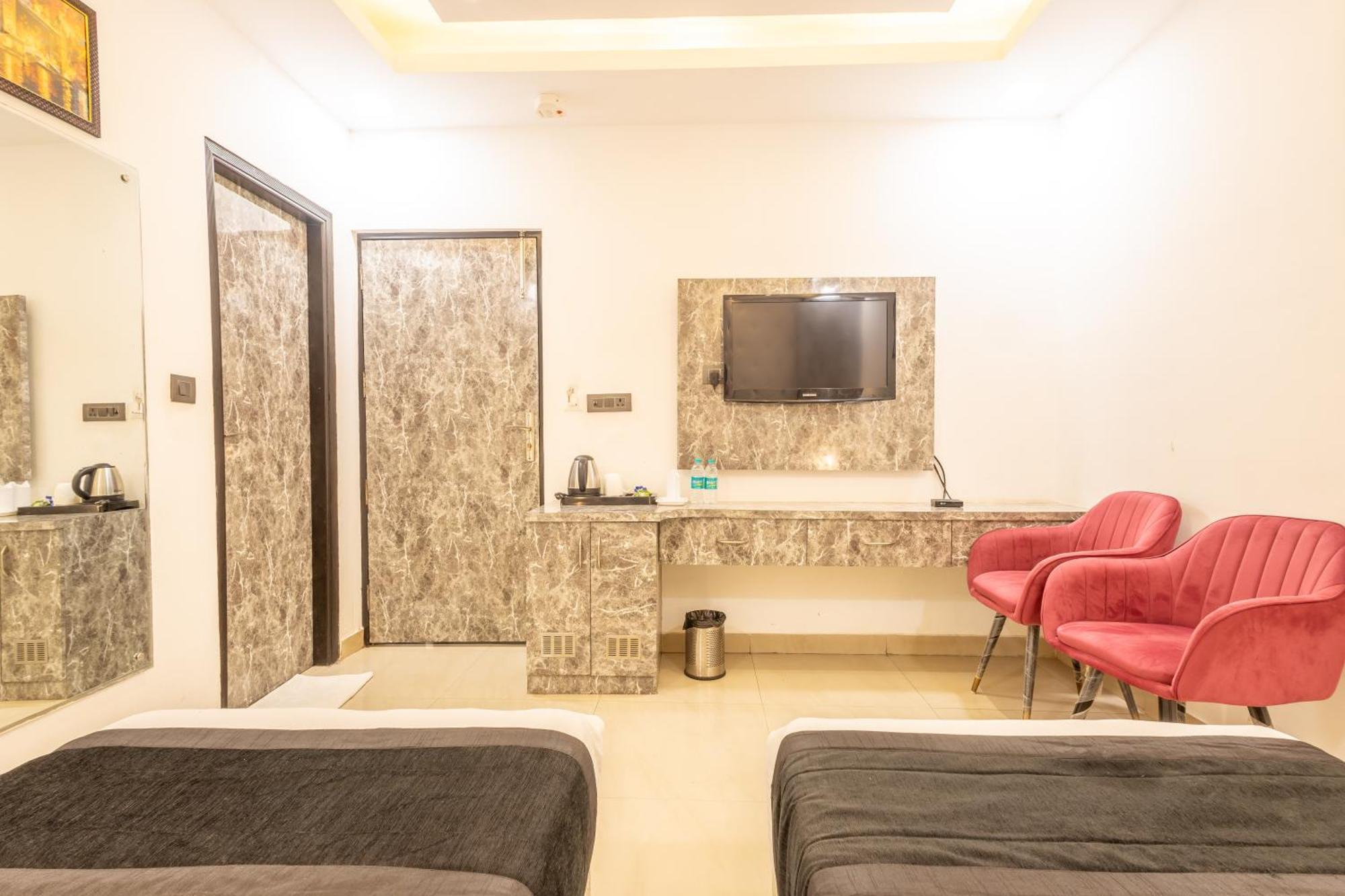 Hotel Cosmo Near Blk Hospital Karol Bagh Delhi  Eksteriør billede