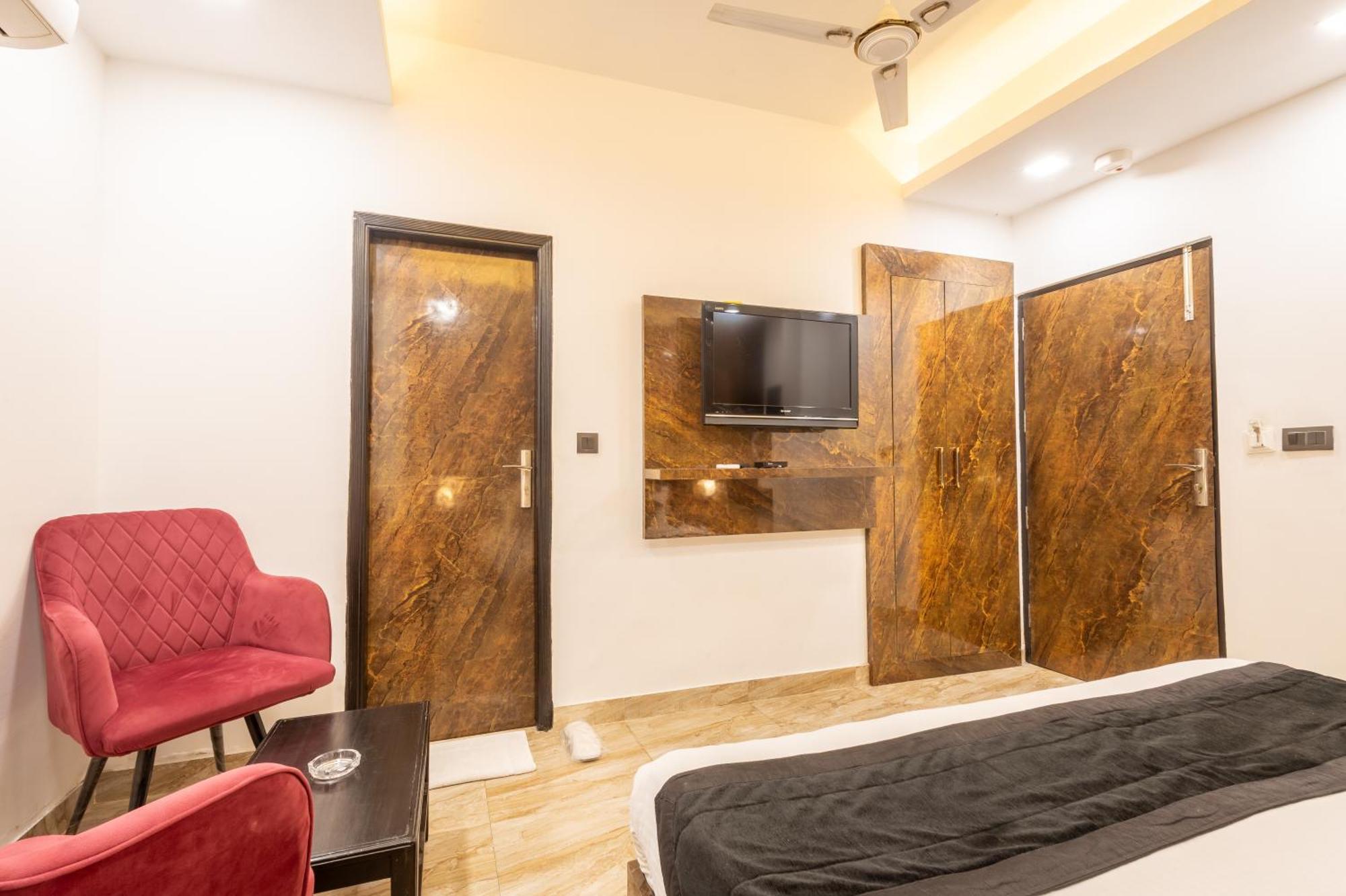 Hotel Cosmo Near Blk Hospital Karol Bagh Delhi  Eksteriør billede